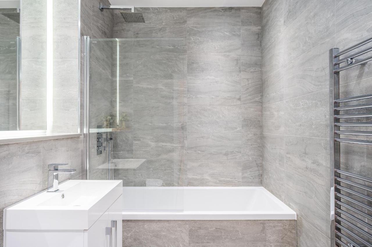 St Albans 2 Bed Luxury City Apartment, 5 Mins Walk To Train & Allocated Parking Ngoại thất bức ảnh