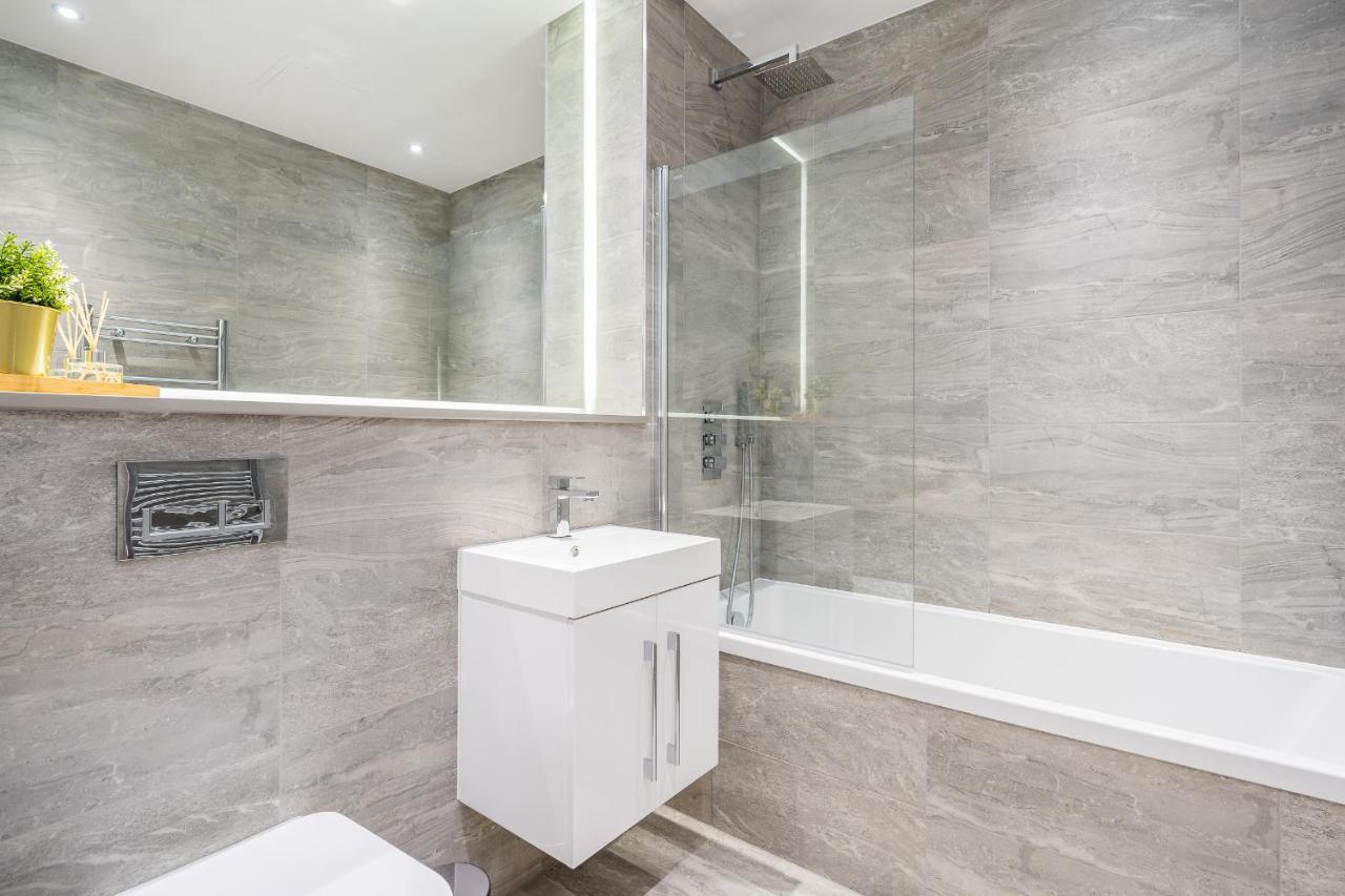 St Albans 2 Bed Luxury City Apartment, 5 Mins Walk To Train & Allocated Parking Ngoại thất bức ảnh