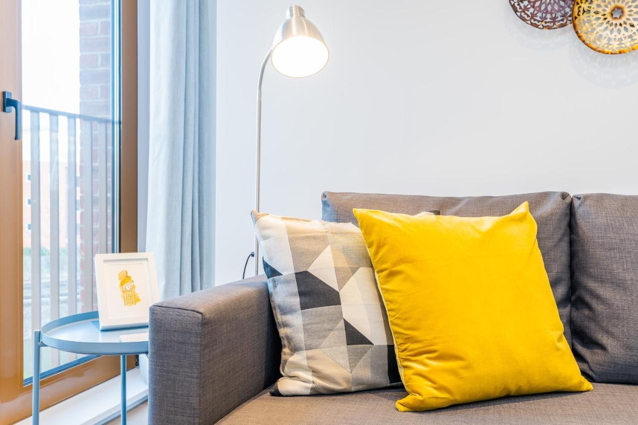 St Albans 2 Bed Luxury City Apartment, 5 Mins Walk To Train & Allocated Parking Ngoại thất bức ảnh