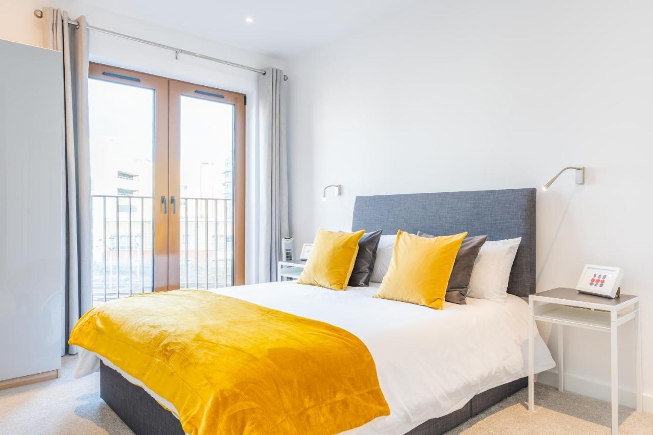 St Albans 2 Bed Luxury City Apartment, 5 Mins Walk To Train & Allocated Parking Ngoại thất bức ảnh